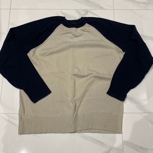 Gap sweater
